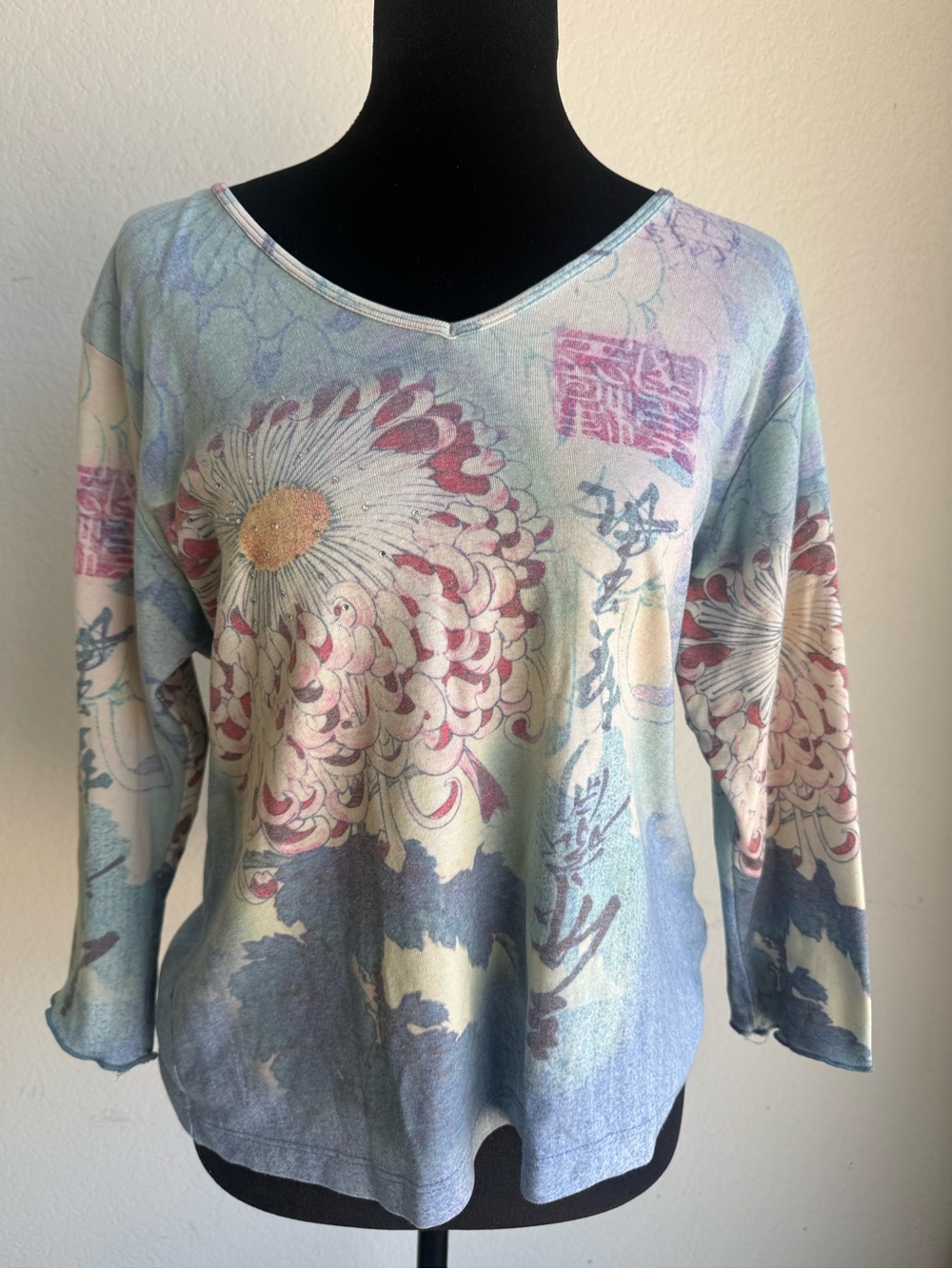 Vintage Floral Print V-Neck
Long Sleeve Top with Rhinestone Accents